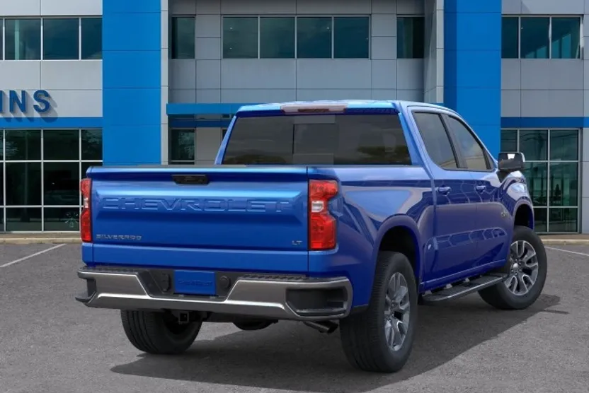 2026 Chevrolet Silverado 1500 LT photo 1