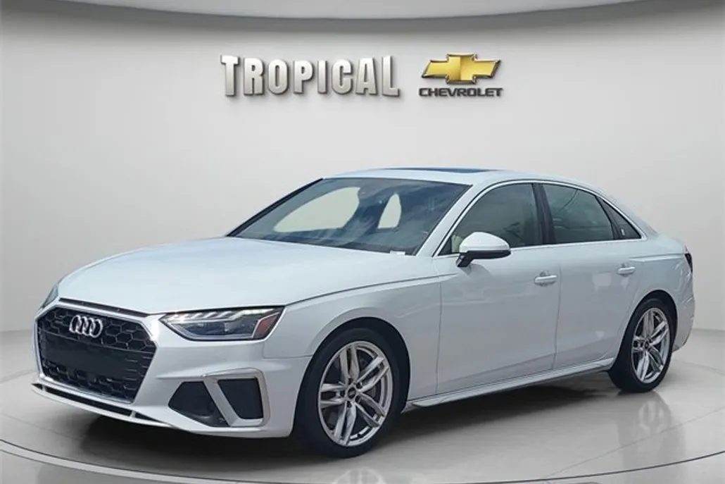2022 Audi A4 S line Quattro Premium Plus photo 1