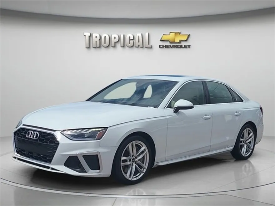 2022 Audi A4 S line Quattro Premium Plus photo 1