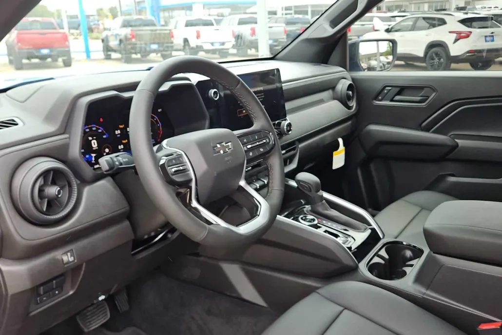 2026 Chevrolet Colorado Trail Boss photo 1