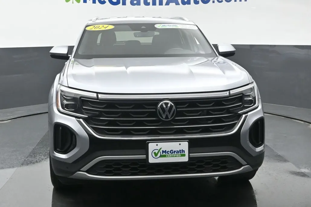 2024 Volkswagen Atlas Cross Sport SE Technology photo 1