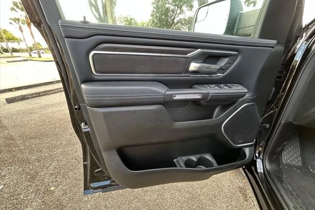 2025 Ram 1500 Laramie photo 1