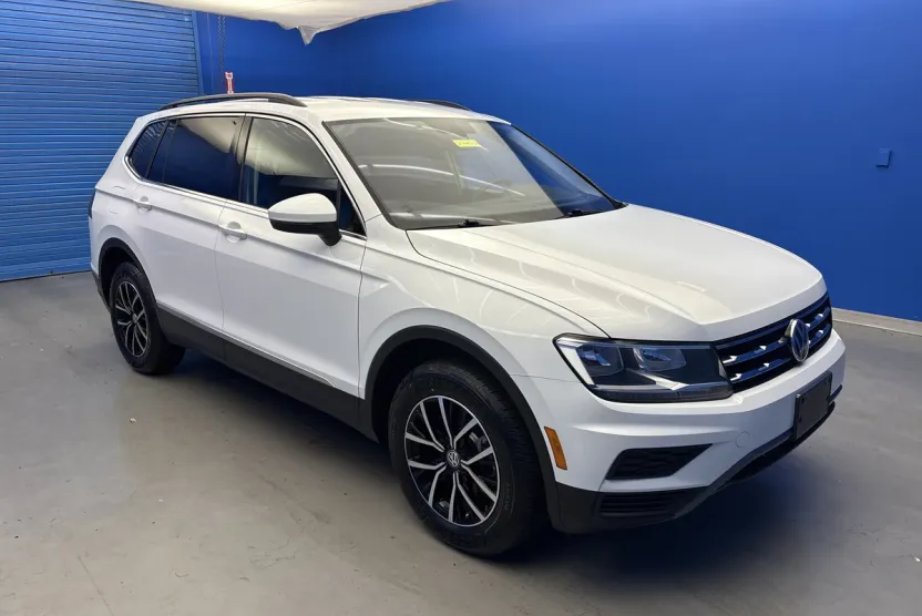 2021 Volkswagen Tiguan SE photo 1