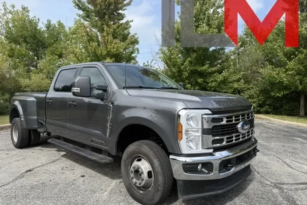 2025 Ford F-350 photo 1