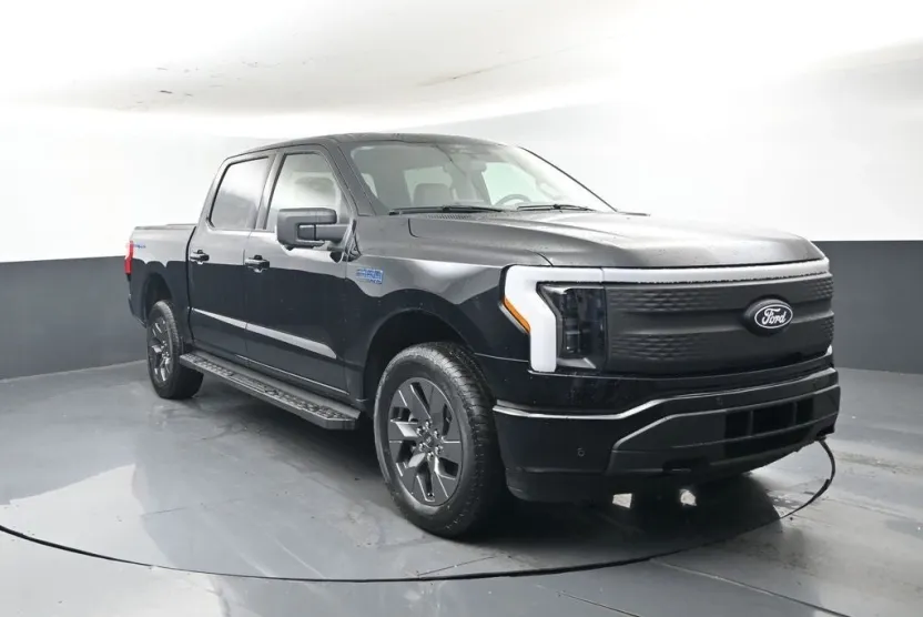 2025 Ford F-150 Lightning photo 1