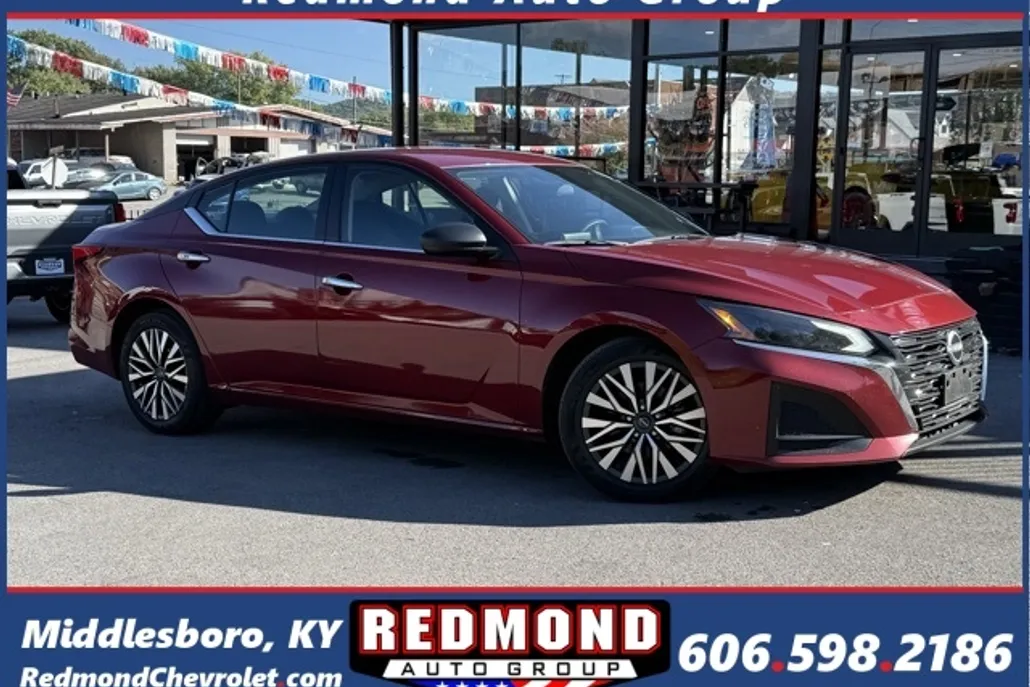 2024 Nissan Altima 2.5 SV photo 1