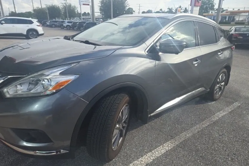 2016 Nissan Murano SL photo 1