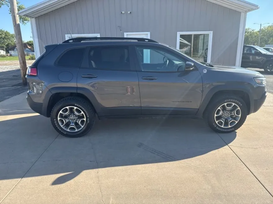 2022 Jeep Cherokee Trailhawk photo 1