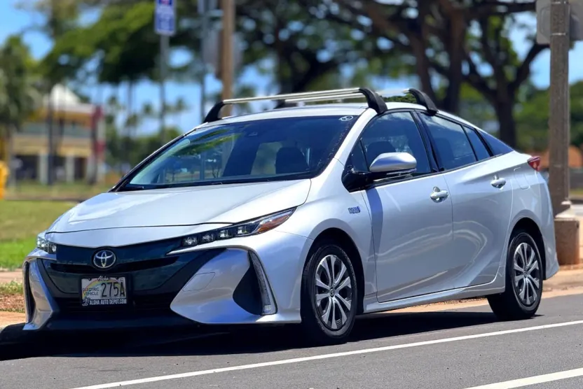 2018 Toyota Prius Prime Plus photo 1