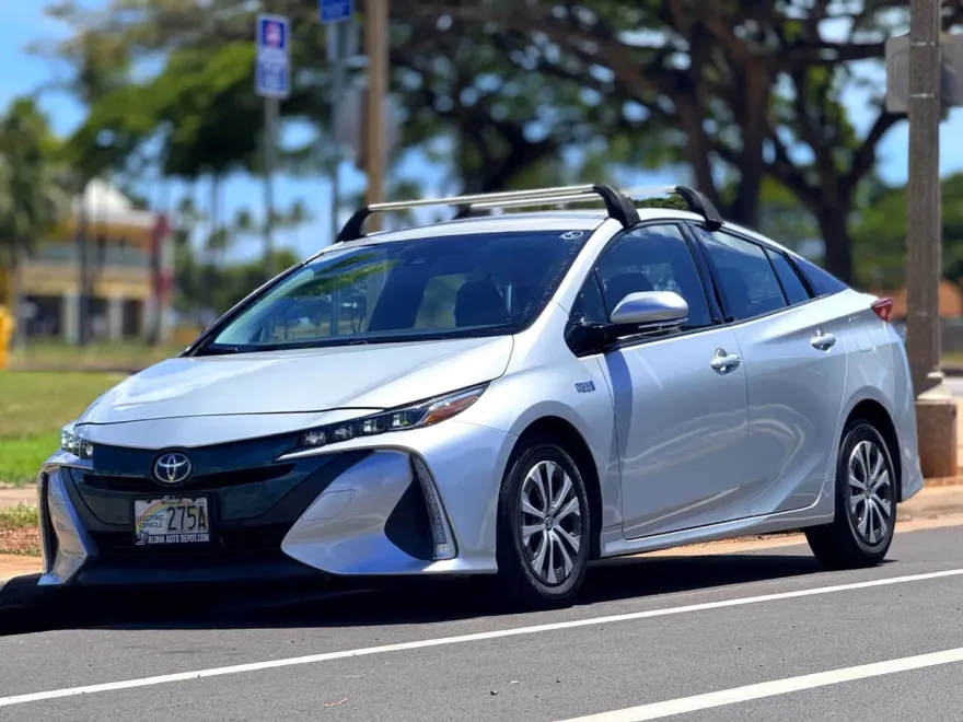 2018 Toyota Prius Prime Plus photo 1
