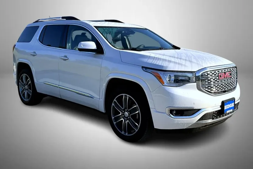 2017 Gmc Acadia Denali photo 1