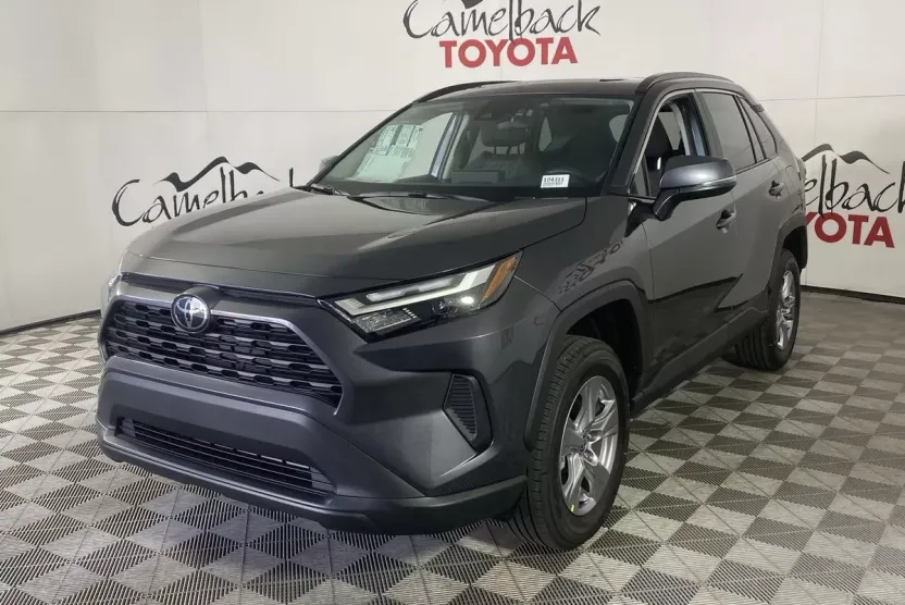 2025 Toyota RAV4 XLE photo 1