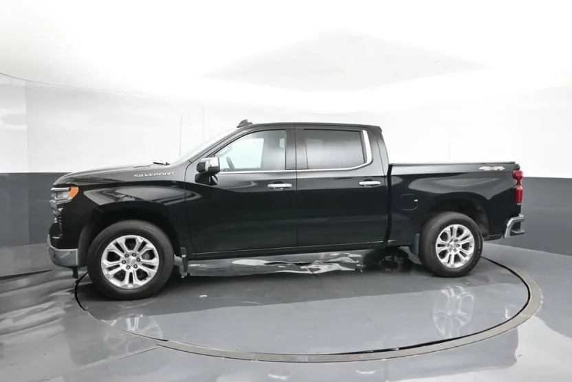 2022 Chevrolet Silverado 1500 LTZ photo 1