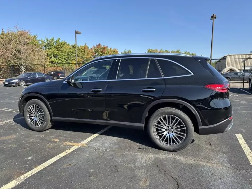 2026 Mercedes Benz GLC 300 4MATIC photo 1