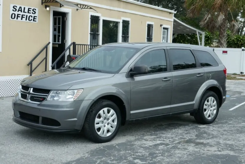 2013 Dodge Journey SE photo 1