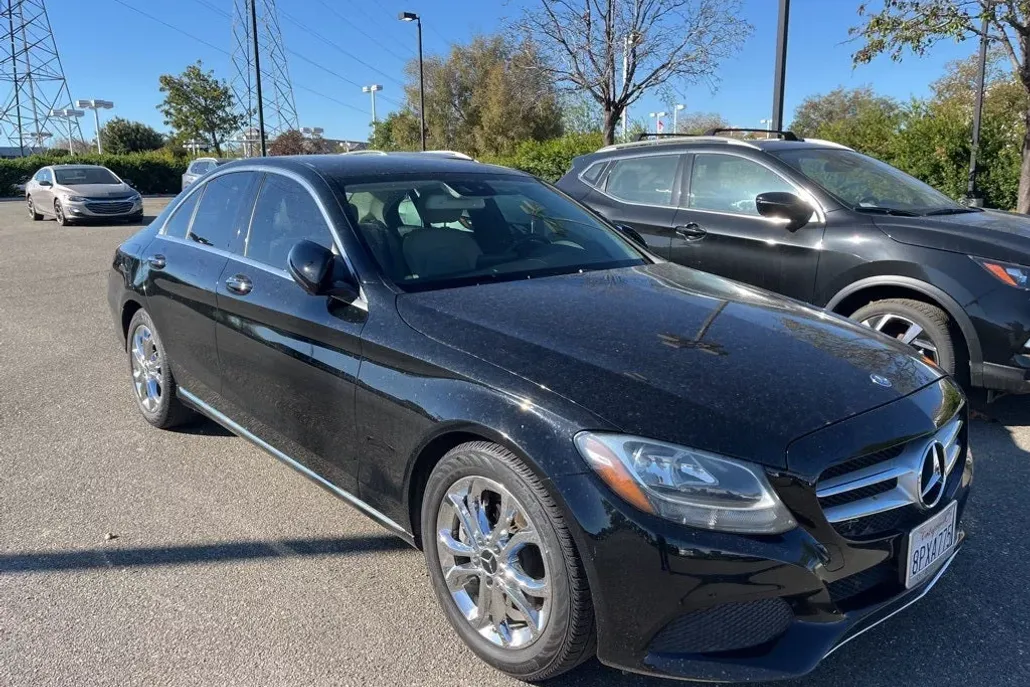 2017 Mercedes Benz C 300 photo 1
