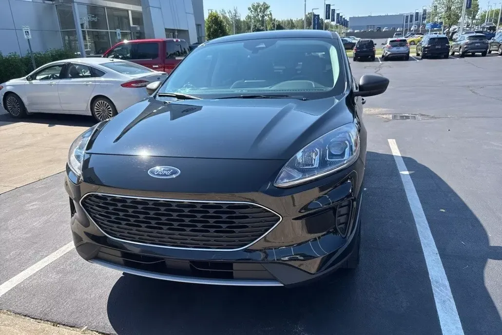 2022 Ford Escape SE photo 1