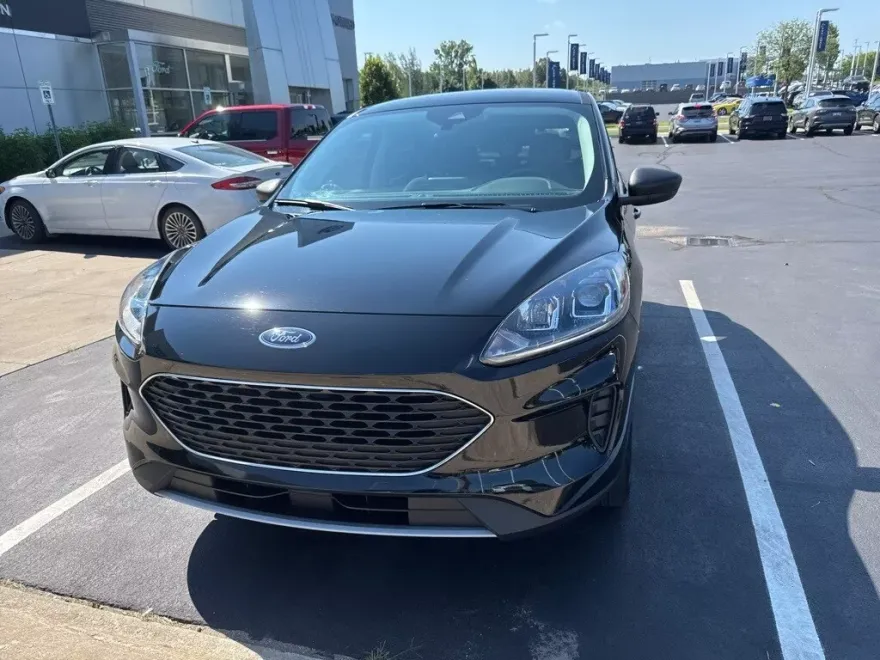 2022 Ford Escape SE photo 1