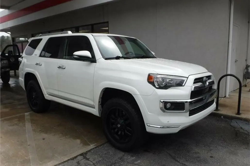 2020 Toyota 4Runner SR5 photo 1