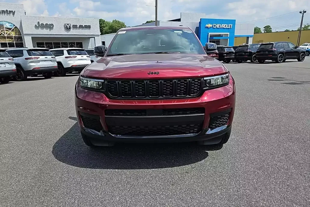 2025 Jeep Grand Cherokee Altitude photo 1