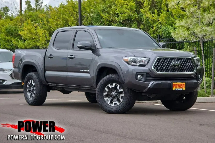 2019 Toyota Tacoma TRD Off-Road V6 photo 1
