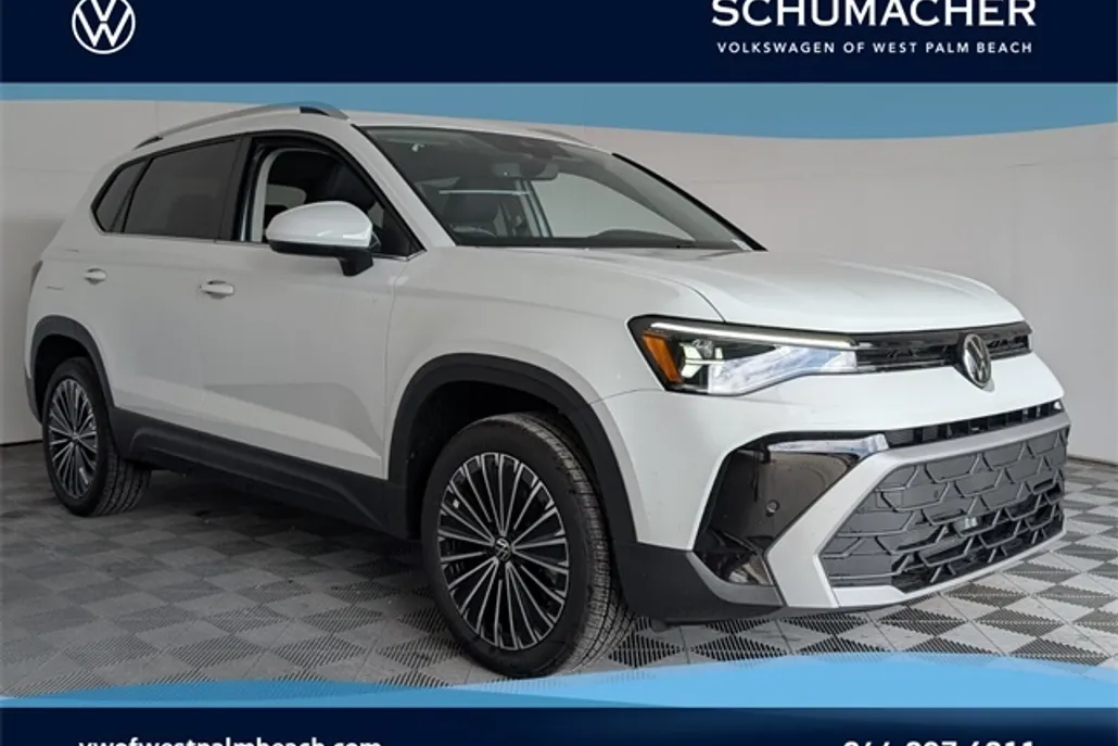 2025 Volkswagen Taos SE photo 1