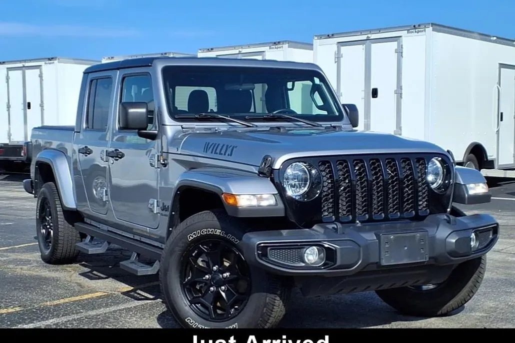 2021 Jeep Gladiator Willys Sport photo 1