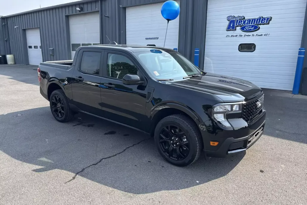 2025 Ford Maverick XLT photo 1