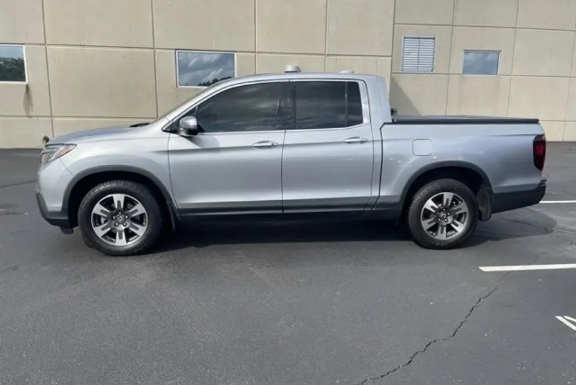 2019 Honda Ridgeline RTL-E photo 1