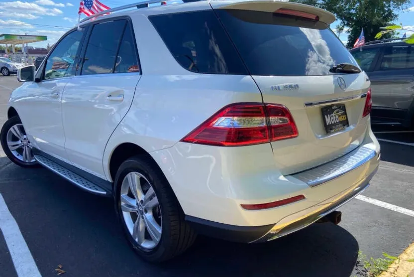 2013 Mercedes Benz ML 350 4MATIC photo 1