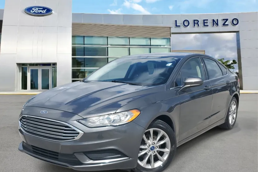 2017 Ford Fusion SE photo 1