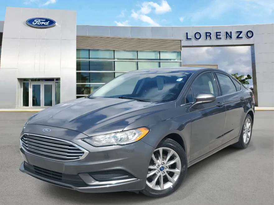2017 Ford Fusion SE photo 1