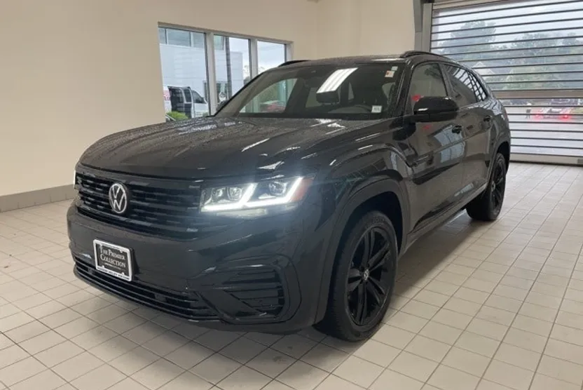 2023 Volkswagen Atlas Cross Sport V6 SEL R-Line photo 1