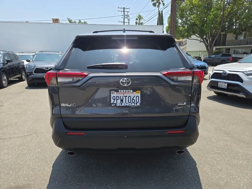 2024 Toyota RAV4 XLE photo 1