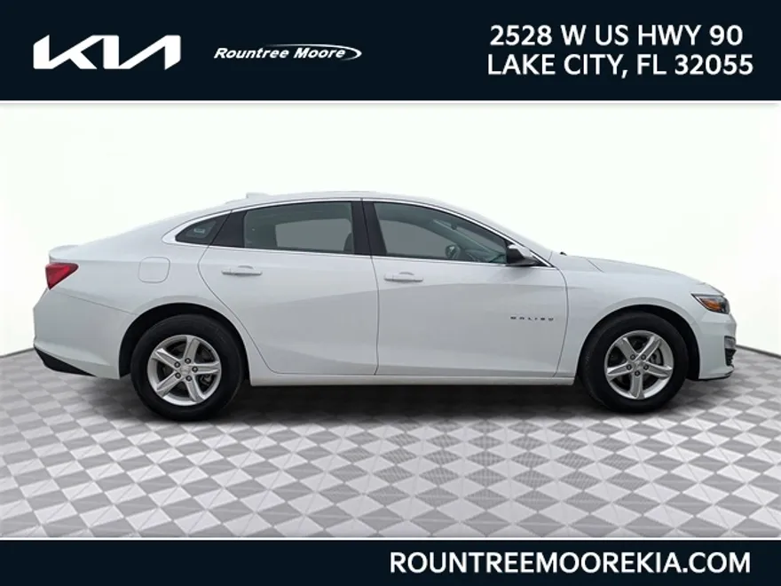 2024 Chevrolet Malibu 1LT photo 1