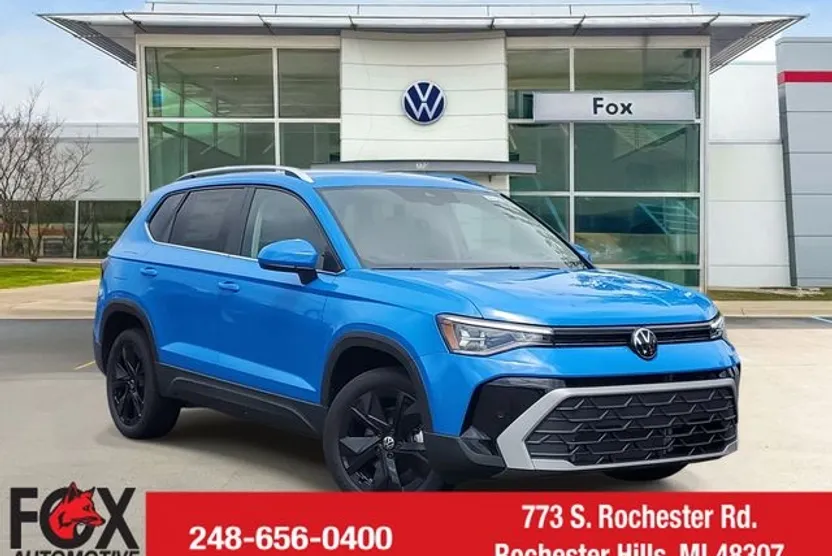 2025 Volkswagen Taos SE photo 1