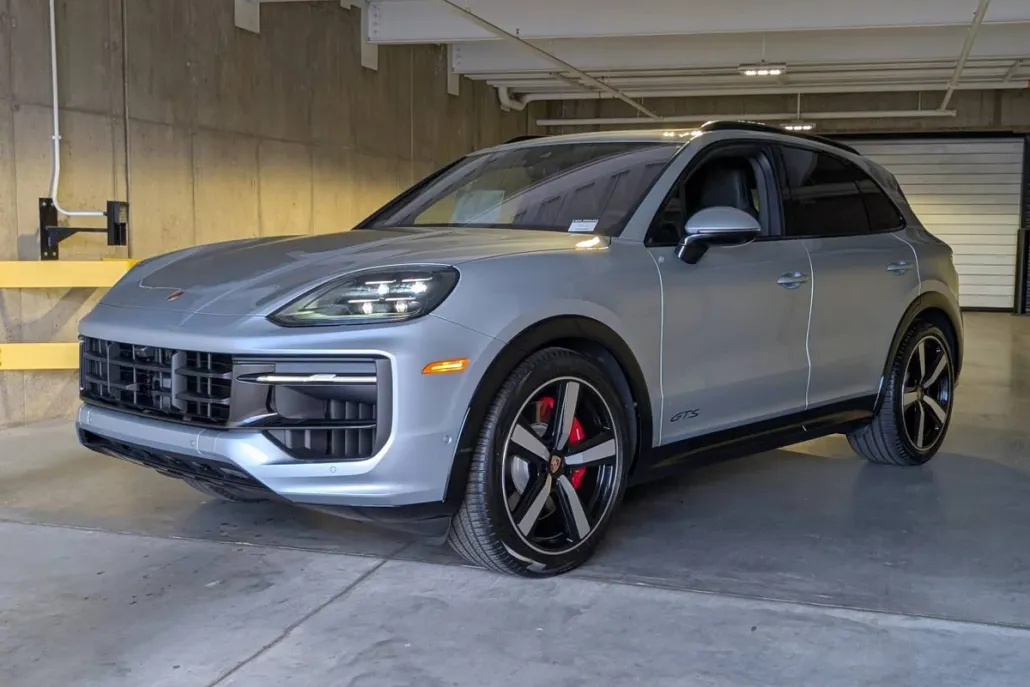 2026 Porsche Cayenne GTS photo 1