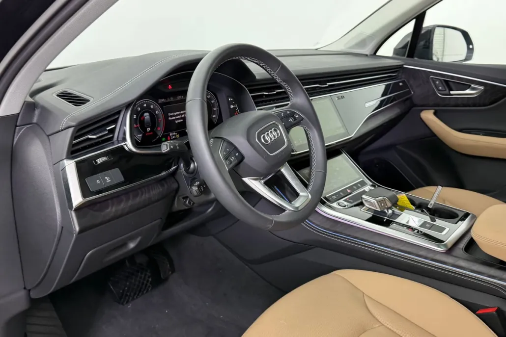 2025 Audi Q7 Premium Plus photo 1
