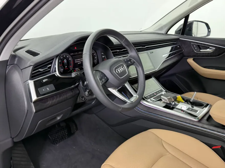 2025 Audi Q7 Premium Plus photo 1