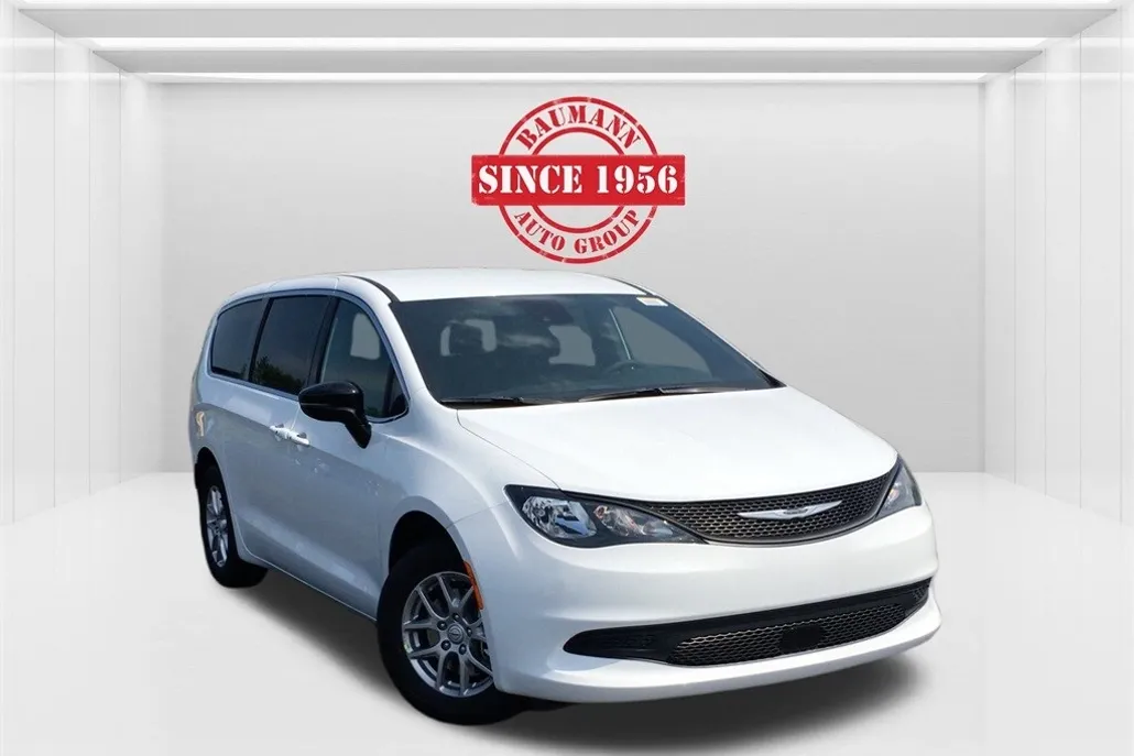 2026 Chrysler Voyager LX photo 1
