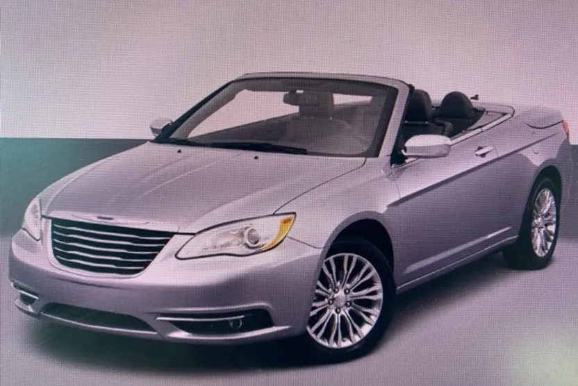 2013 Chrysler 200 S photo 1