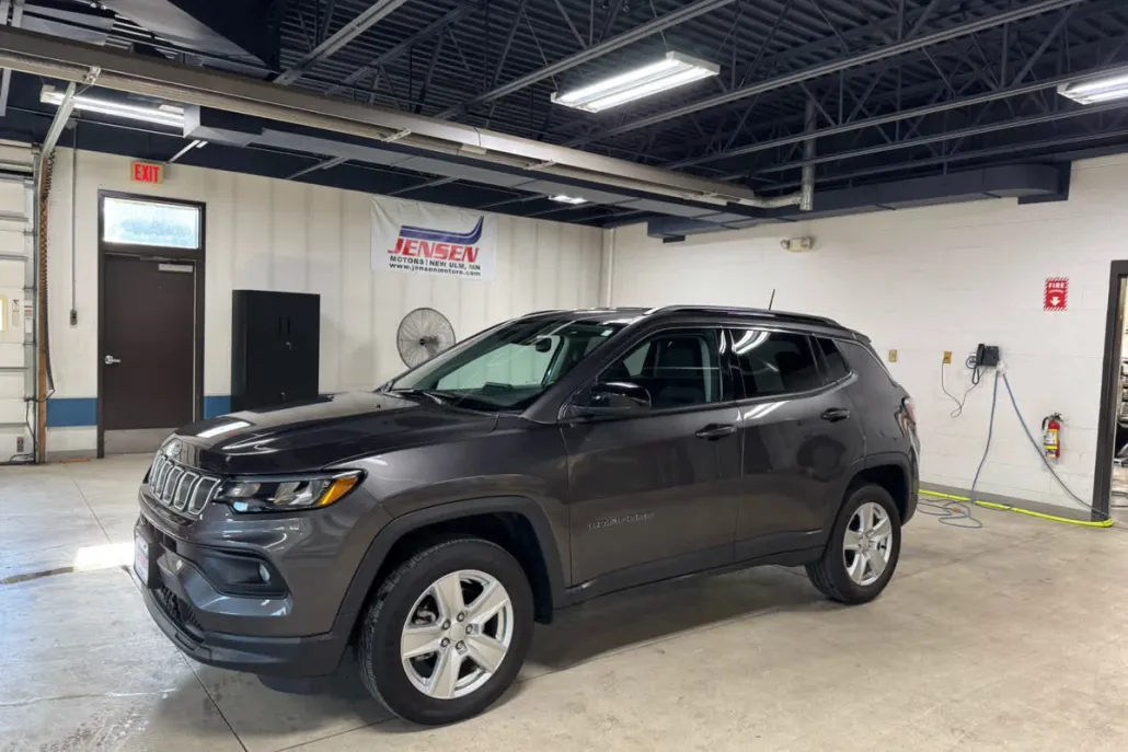 2022 Jeep Compass Latitude photo 1