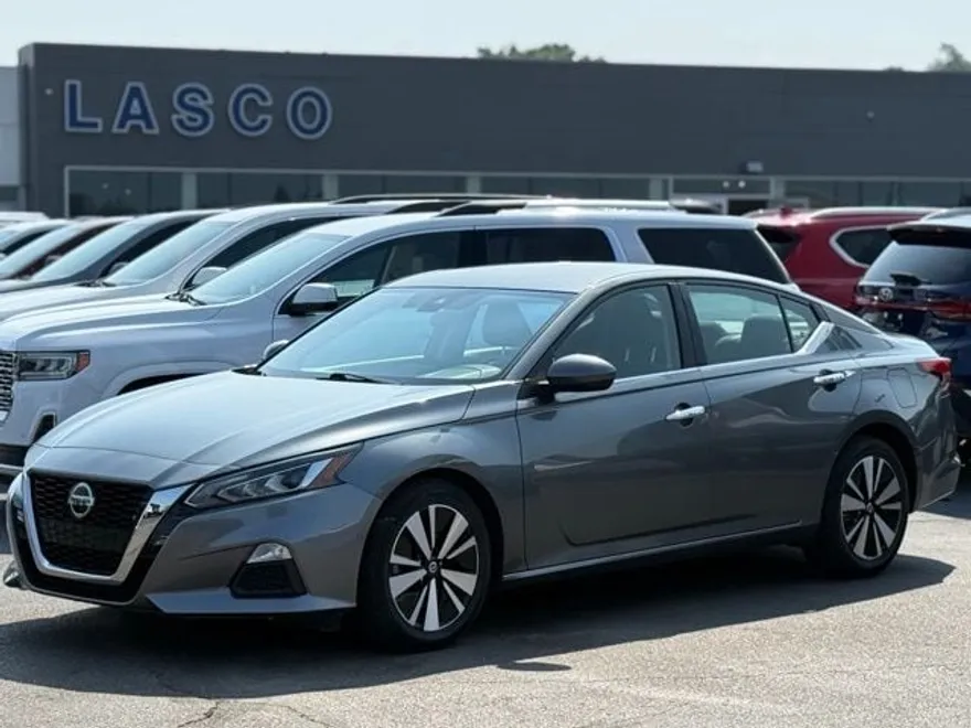 2022 Nissan Altima 2.5 SV photo 1
