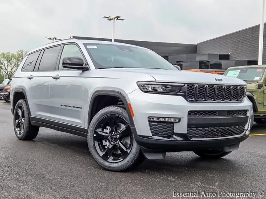 2025 Jeep Grand Cherokee L photo 1