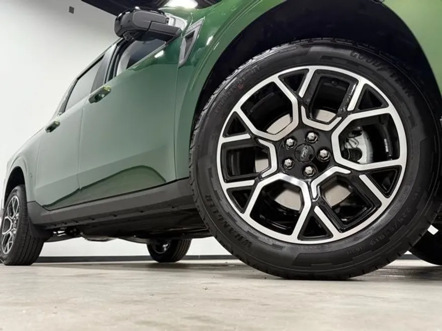 2025 Ford Maverick Lariat photo 1