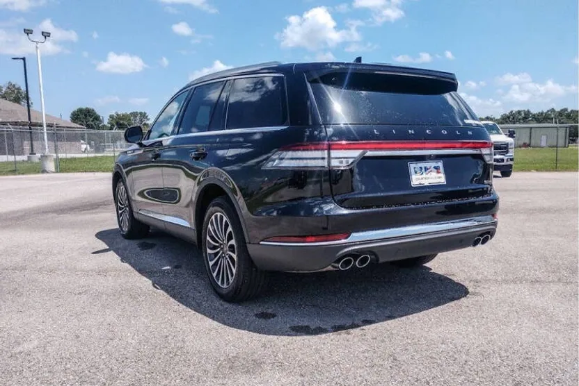 2023 Lincoln Aviator Reserve photo 1