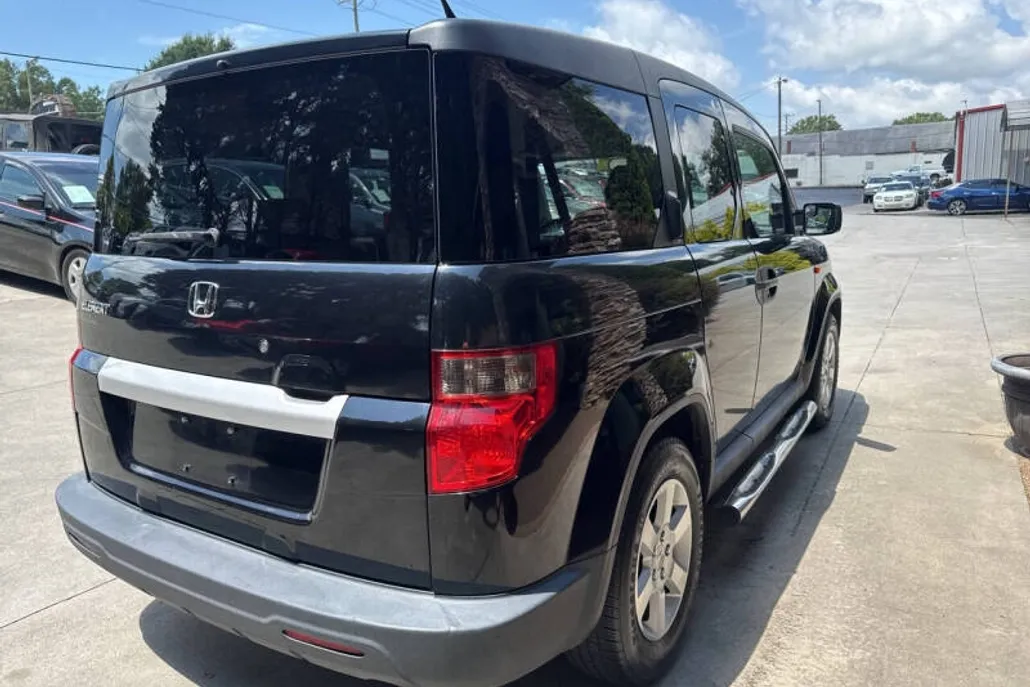 2010 Honda Element LX photo 1