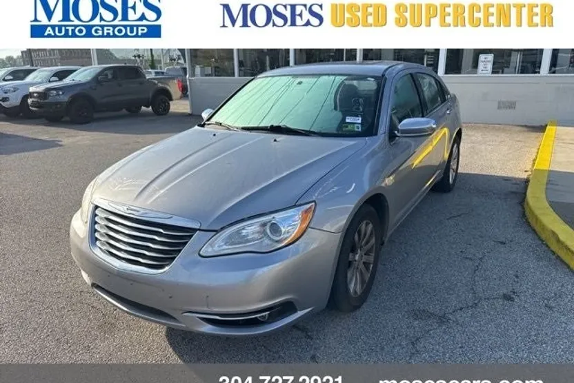 2013 Chrysler 200 Limited photo 1