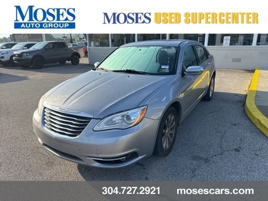 2013 Chrysler 200 Limited photo 1