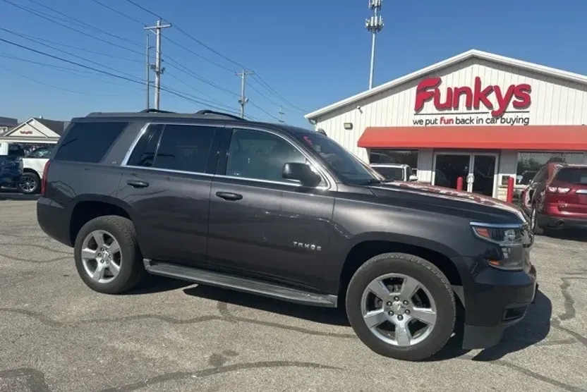 2016 Chevrolet Tahoe LT photo 1